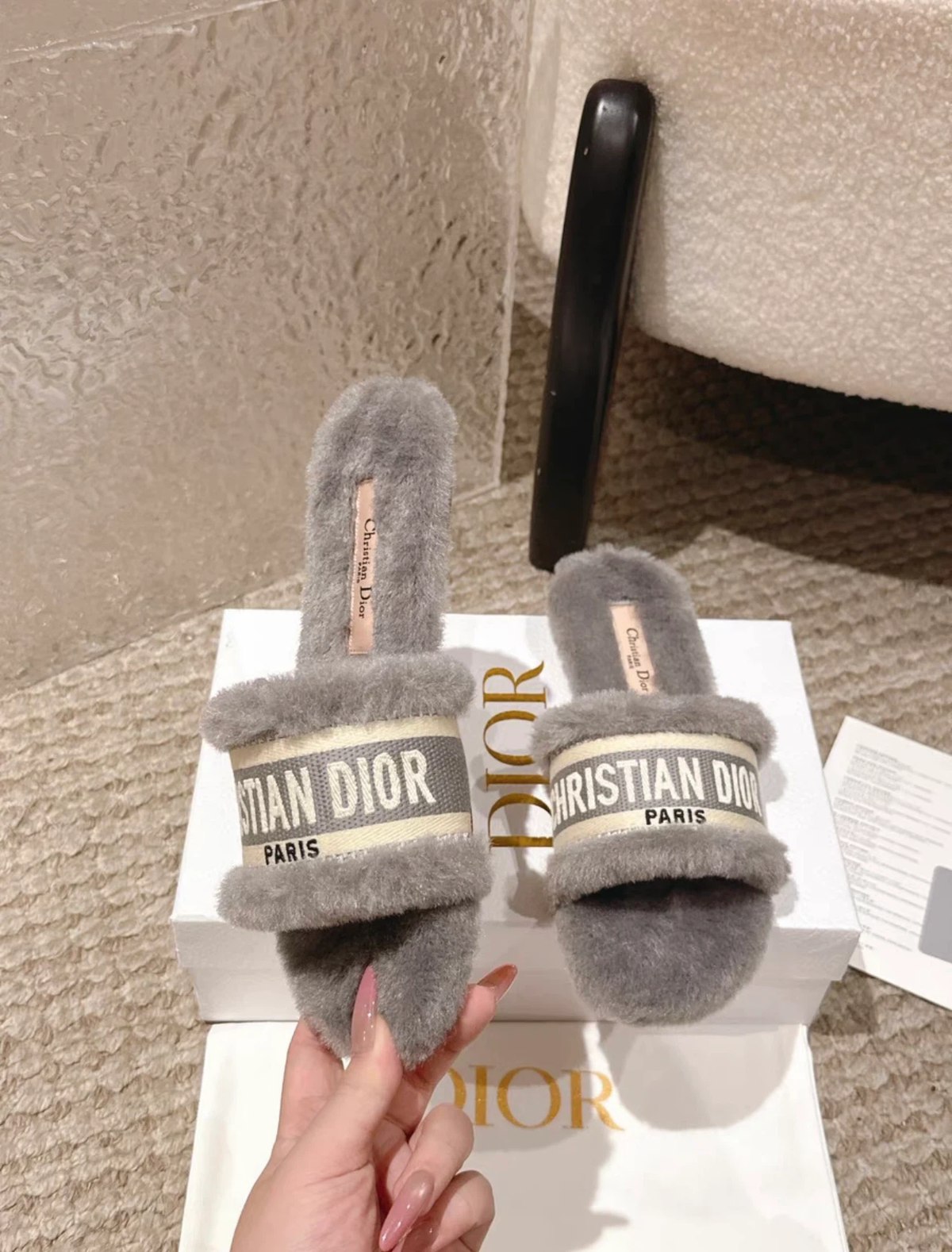 Gucci Fuzzy Slide